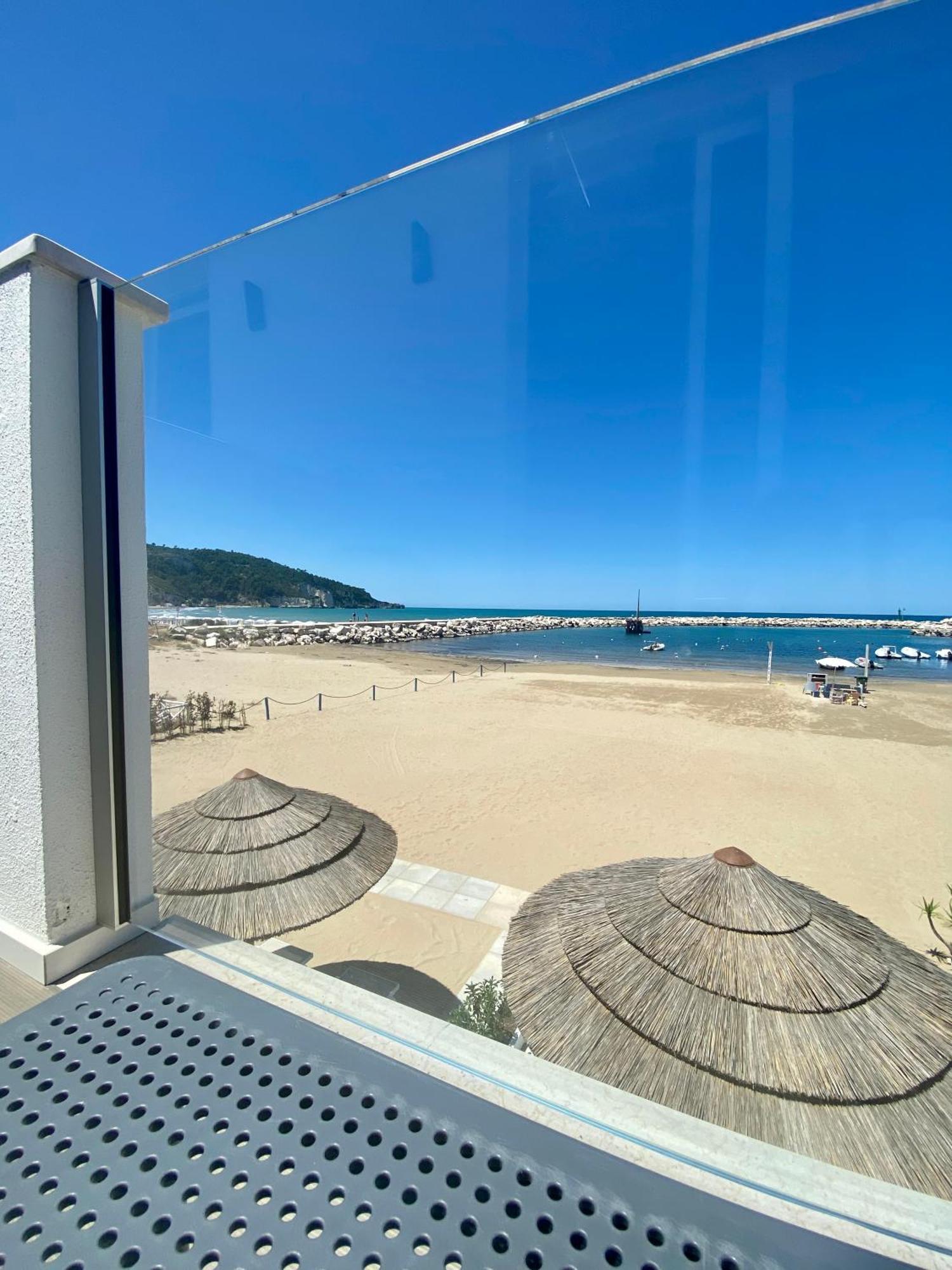 Marina Bay Beach Hotel Peschici Exterior photo